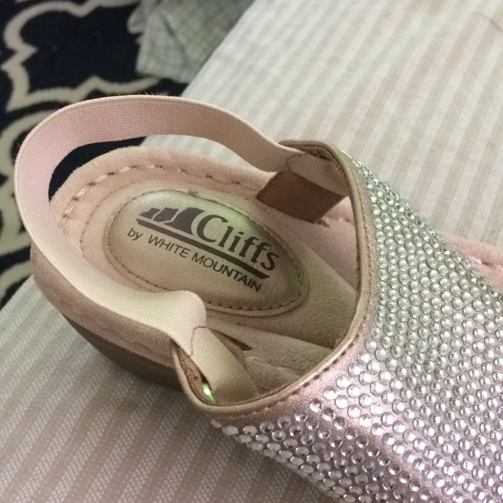 Sandals - Picture 2 of 3